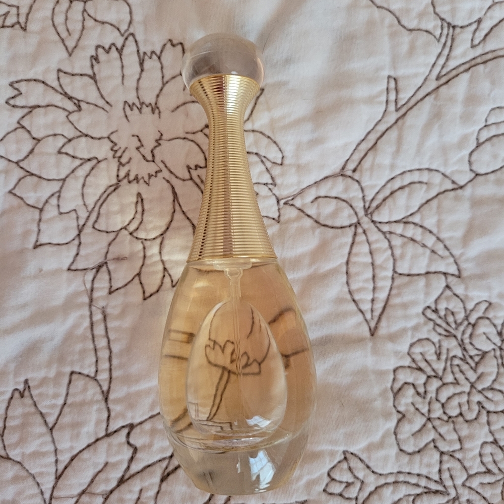 Christian Dior J'adore fragrance